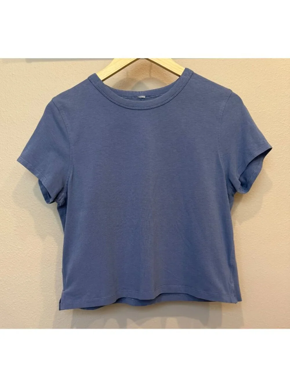 Lululemon Women's Blue Crop Boxy Short Sleeve Crew Neck Shirt Small Casual